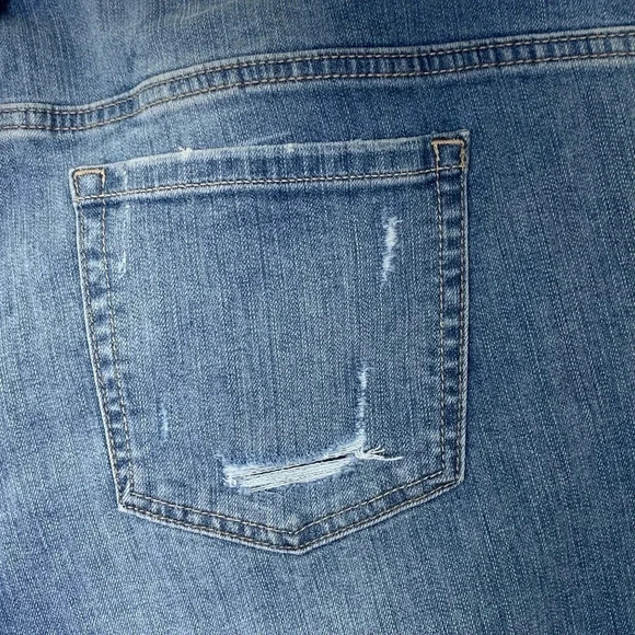 Torrid Denim Boyfriend Straight Vintage Stretch Distressed Jeans Size 16R Blue - Picture 7 of 16